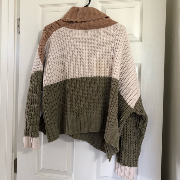 Color Block Sweater - Picture 3 of 3